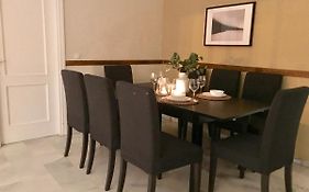 Large And Elegant In Puerto Banus With Pools And Paddle