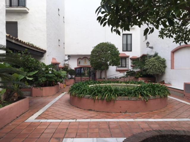 Large And Elegant In Puerto Banus With Pools And Paddle Apartamento Marbella Exterior foto