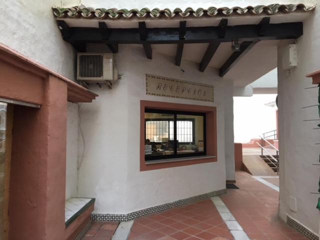 Large And Elegant In Puerto Banus With Pools And Paddle Apartamento Marbella Exterior foto