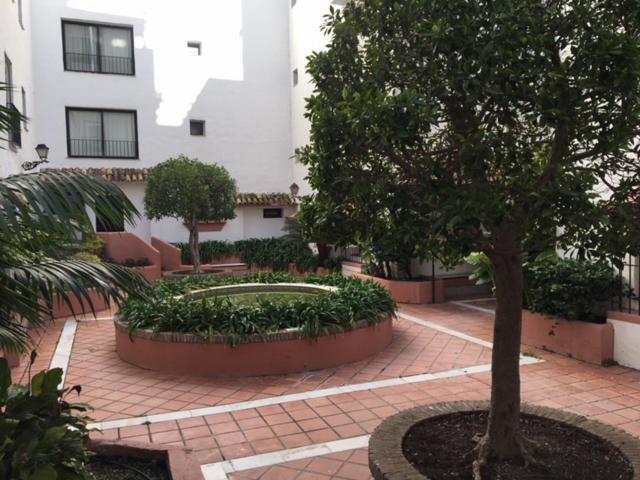 Large And Elegant In Puerto Banus With Pools And Paddle Apartamento Marbella Exterior foto